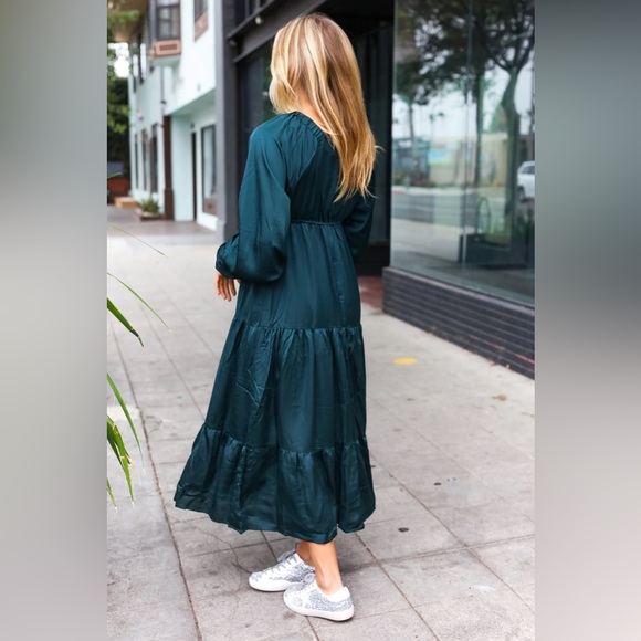 Elegant Hunter Green Elastic V Neck Tiered Satin Maxi Dress - Picture 3 of 13